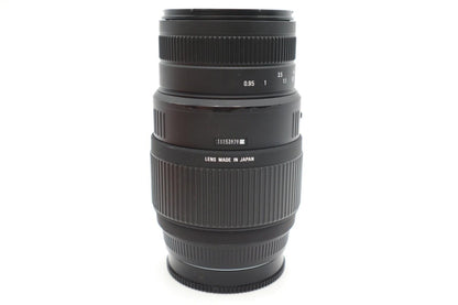 Sigma 70-300mm Telephoto Lens f/4-5.6 DG Zoom Macro for Sony, Good Condition