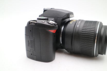 Nikon D40 Camera 6.1MP DSLR with 18-55mm, Shutter Count 12316, 1 Year Warranty