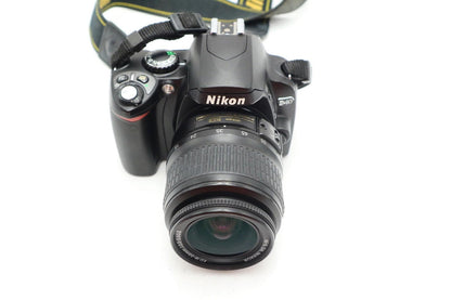Nikon D40 Camera 6.1MP DSLR with 18-55mm, Shutter Count 20932, Good Condition