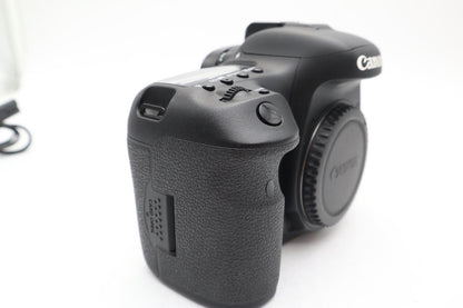 Canon EOS 7D Mark II DSLR Camera 20.2MP Body Only Shutter Count 12%, REFURBISHED