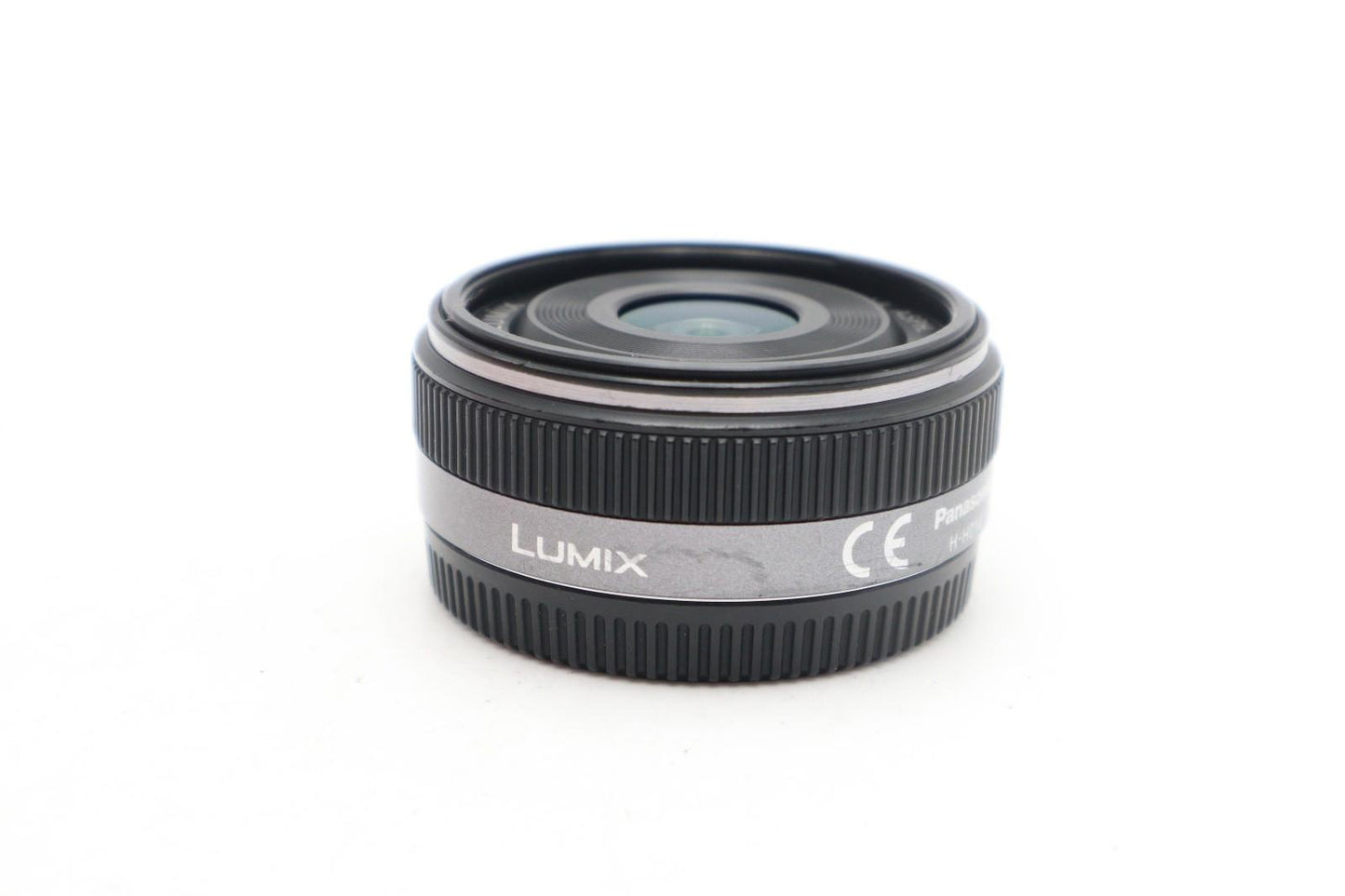 Panasonic 14mm Pancake Lens F/2.5 G Wide Angle for Micro Four Thirds Good Cond.