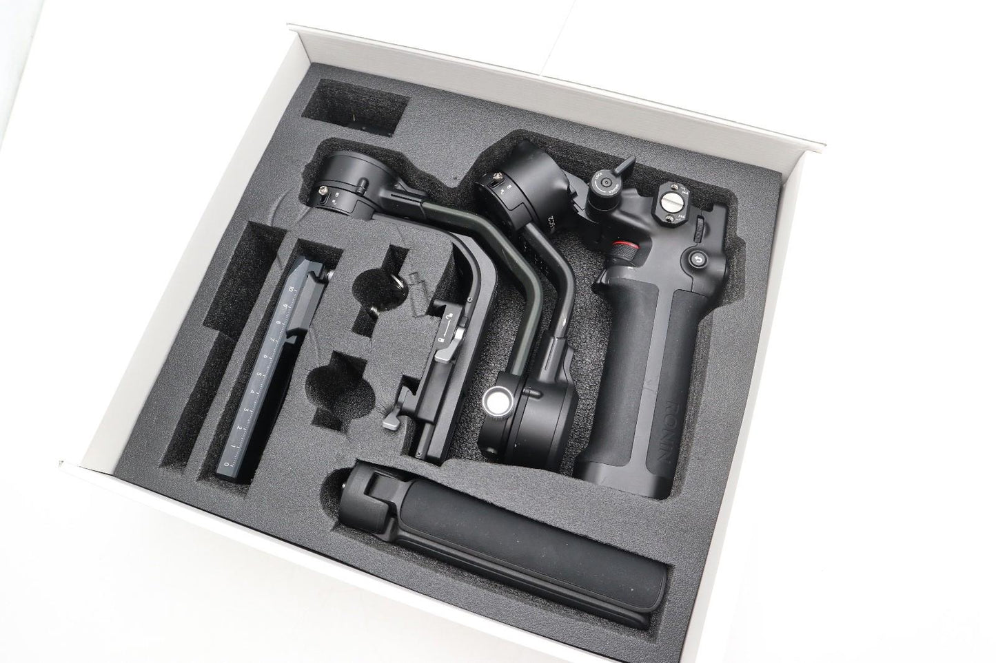 DJI RSC 2, 3-Axis Gimbal Stabilizer for DSLR camera, Foldable Design, up to 3kg