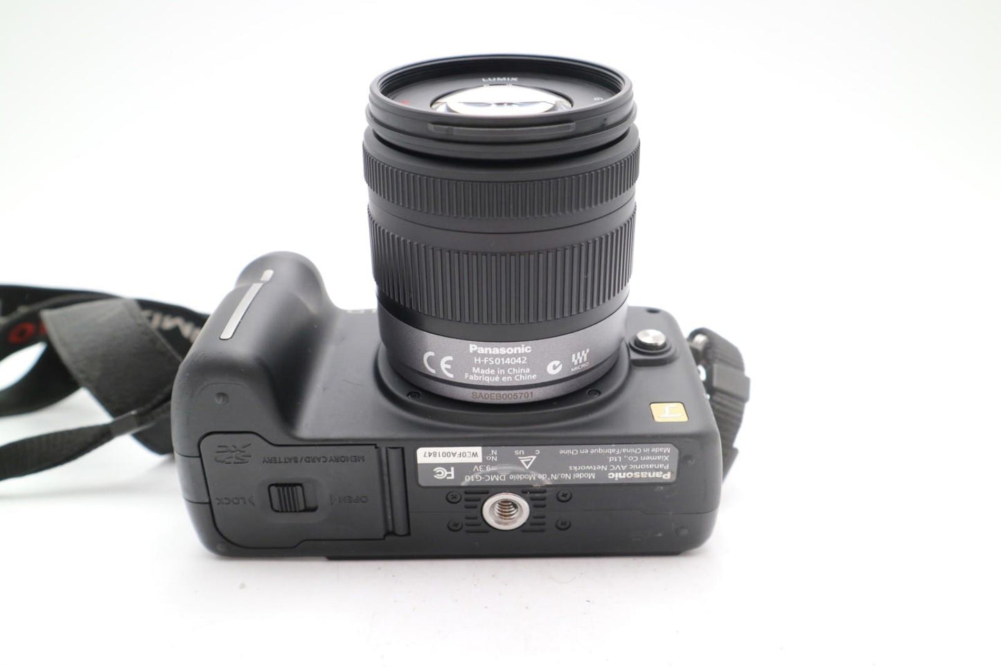 Panasonic G10 Mirrorless Camera 12.1MP with 14-42mm, Shutter Count 3983 G. Cond.