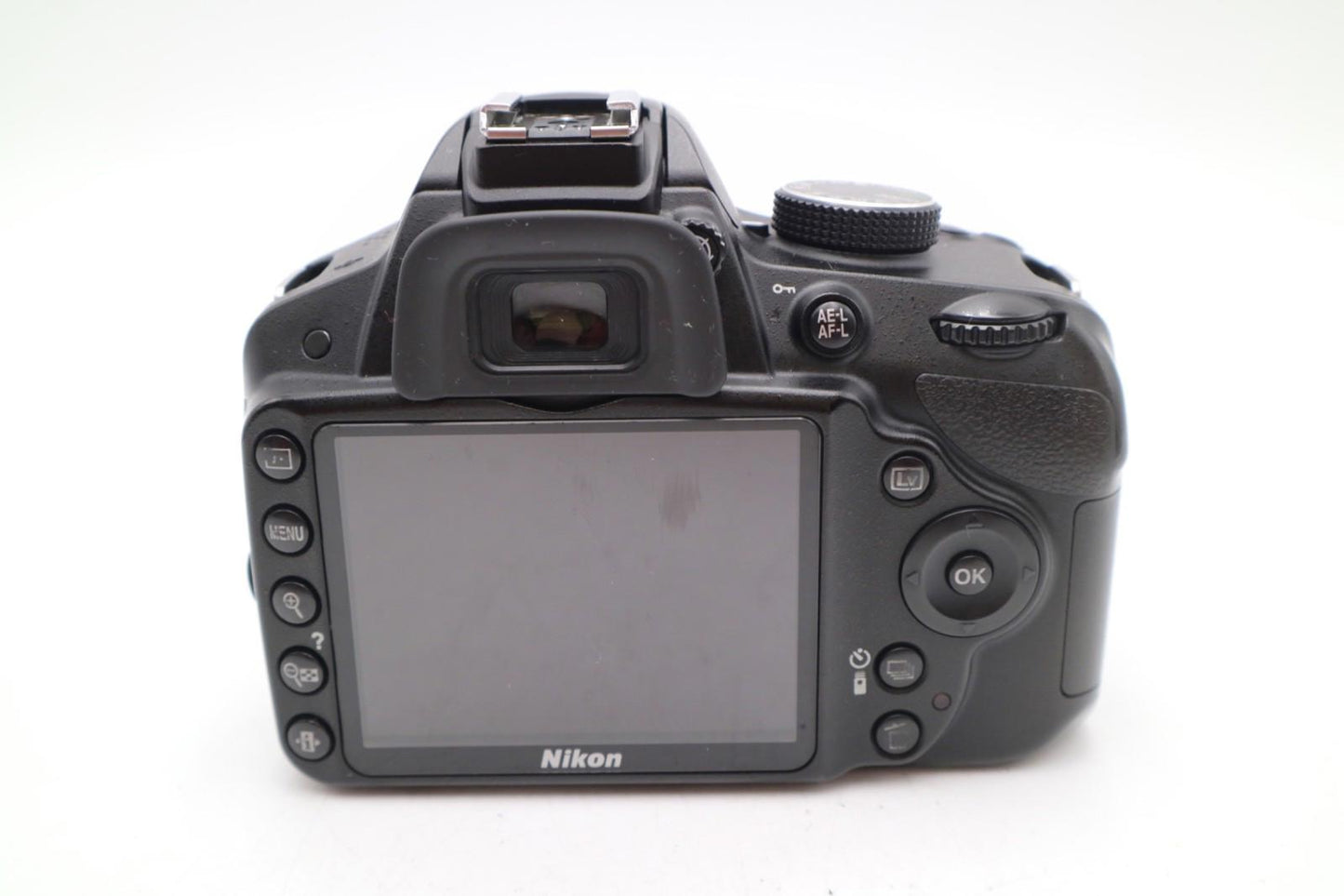 Nikon D3200 DSLR Camera 24.2MP with 18-55mm, Shutter Count 16456, Good Condition