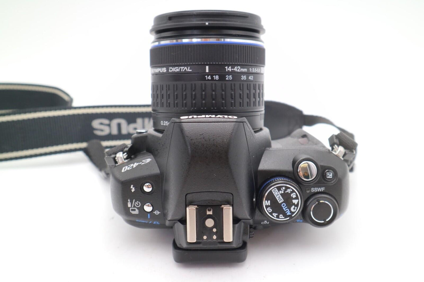 Olympus E-420 DSLR Camera 10.0MP with 14-42mm, 1 Year Warranty, Good Condition