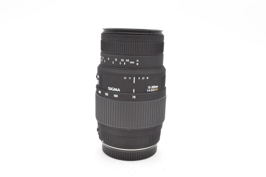 Sigma 70-300mm f/4-5.6 Lens Zoom Macro, Telephoto for Canon, Very Good Cond.