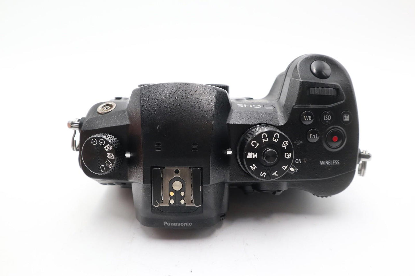 Panasonic DMC-GH5 Mirrorless Camera 20MP Body Only, Shutter 5589, Good Condition
