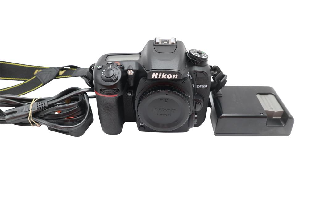 Nikon D7500 DSLR Camera 20.9MP Body Only, Shutter Count 18%, Very Good Cond.