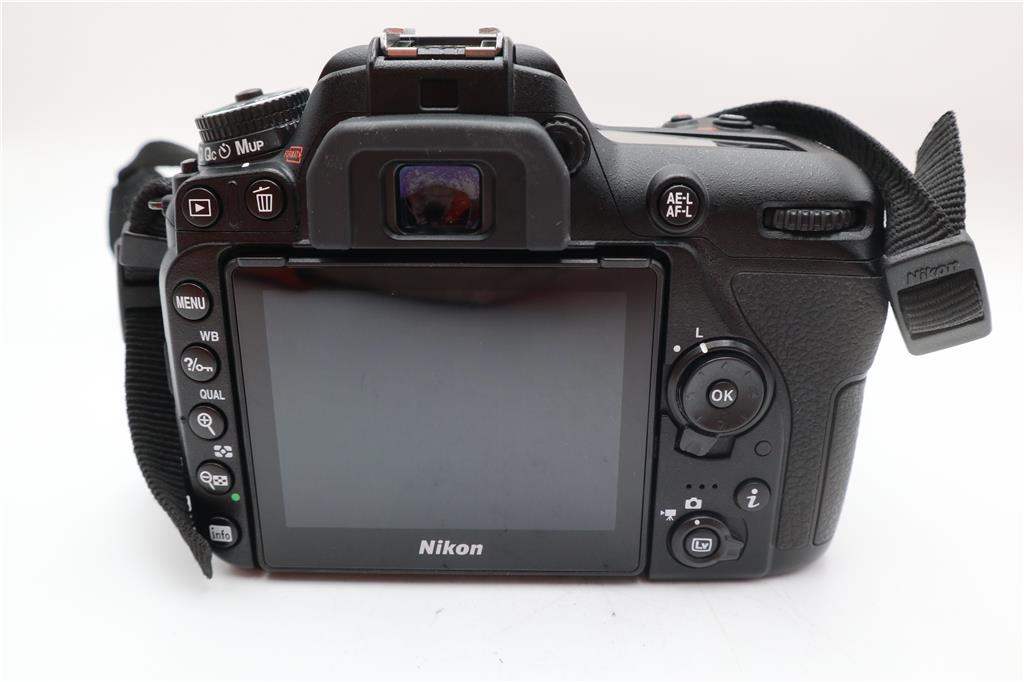 Nikon D7500 DSLR Camera 20.9MP Body Only, Shutter Count 18%, Very Good Cond.
