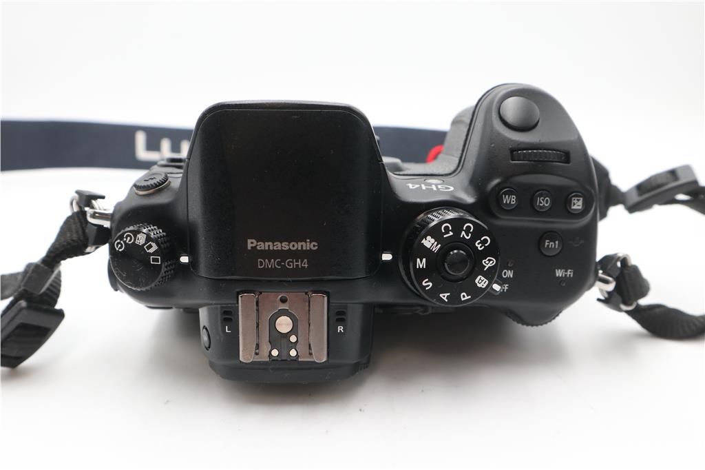 Panasonic DMC-GH4 Mirrorless Camera 16MP 4K Body Only, Shutter Count 521