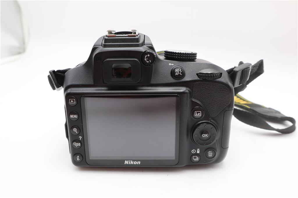 Nikon D3400 DSLR Camera 24.2MP with 18-55mm, Shutter Count 16841, Very Good Cond