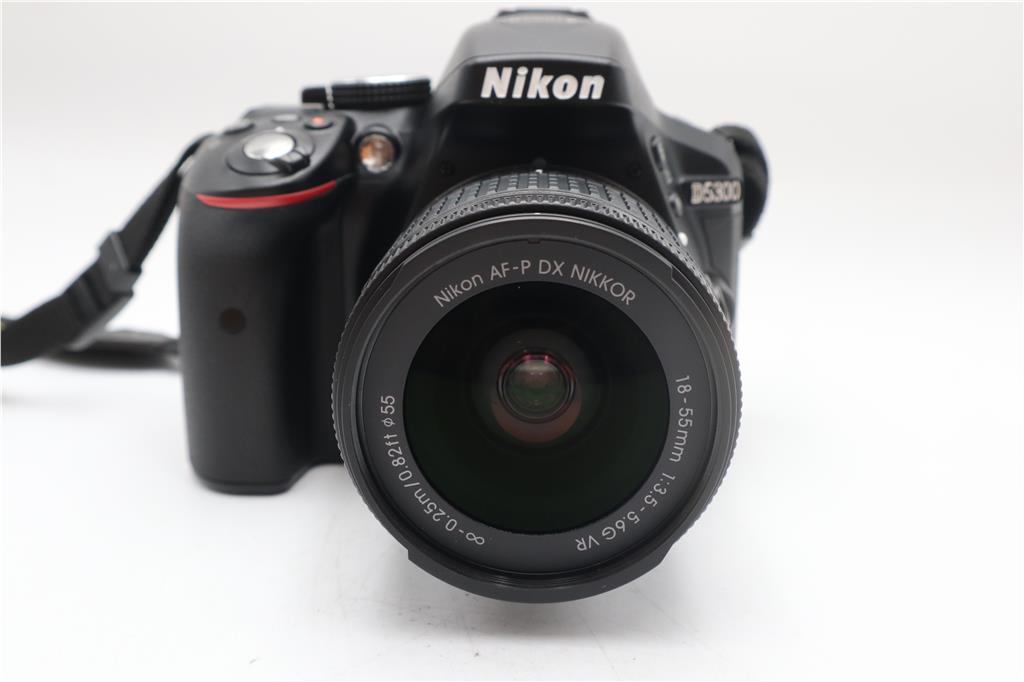 Nikon D5300 24.2MP Camera DSLR with Nikon 18-55mm, Shutter Count 1645, V.G. REFU