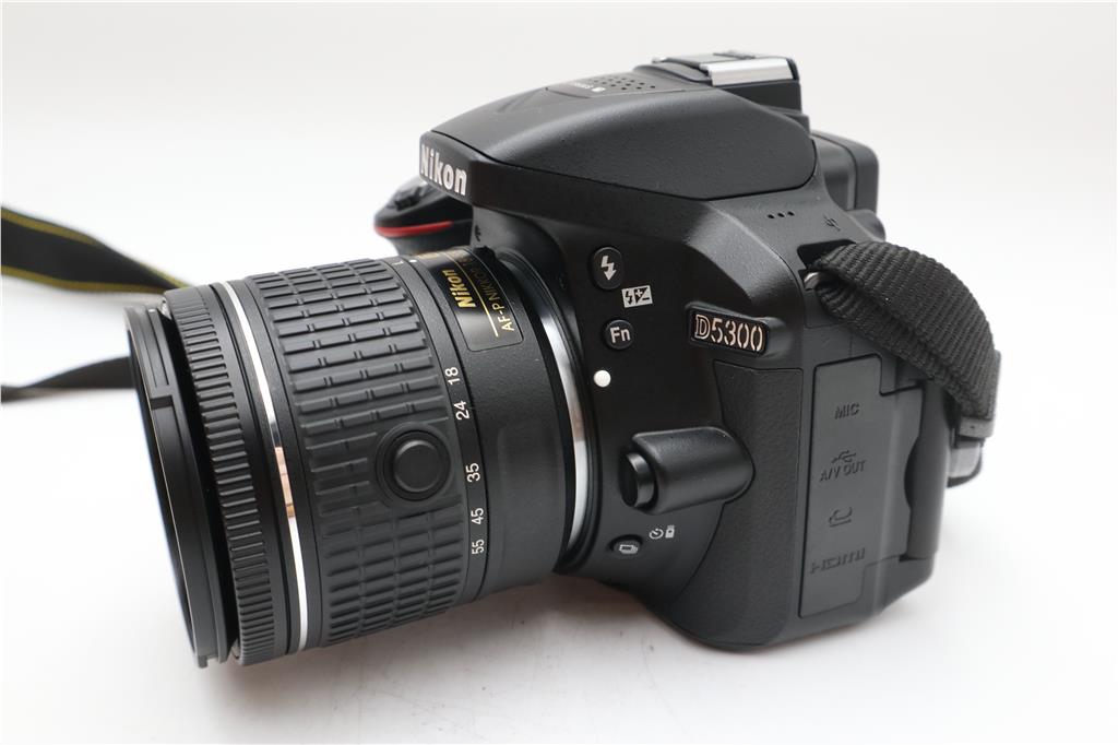 Nikon D5300 24.2MP Camera DSLR with Nikon 18-55mm, Shutter Count 1645, V.G. REFU