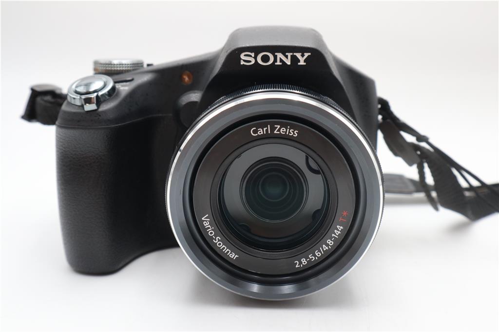Sony Cyber-Shot DSC-HX100V Camera 16.2MP, Digital Bridge, 30x Zoom, Good Conditi