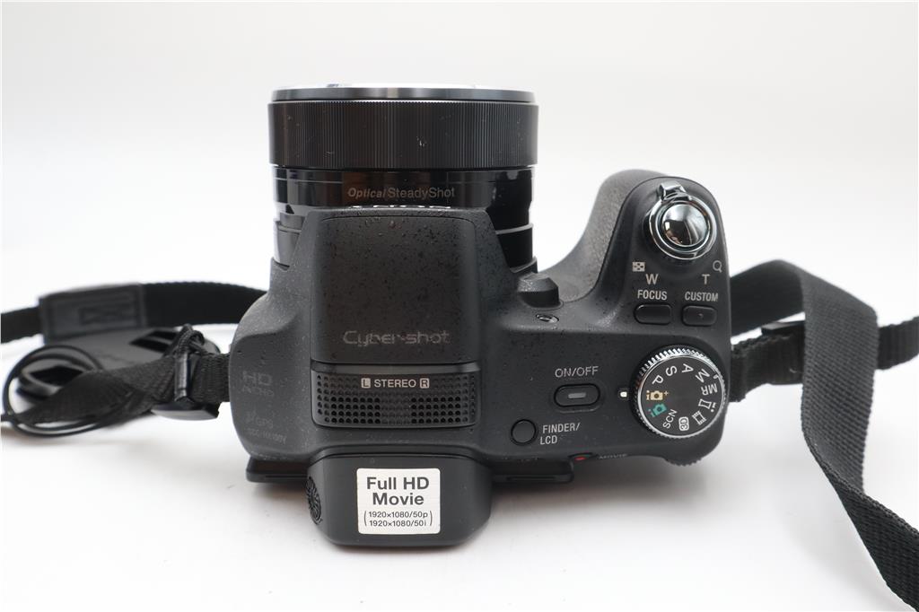 Sony Cyber-Shot DSC-HX100V Camera 16.2MP, Digital Bridge, 30x Zoom, Good Conditi