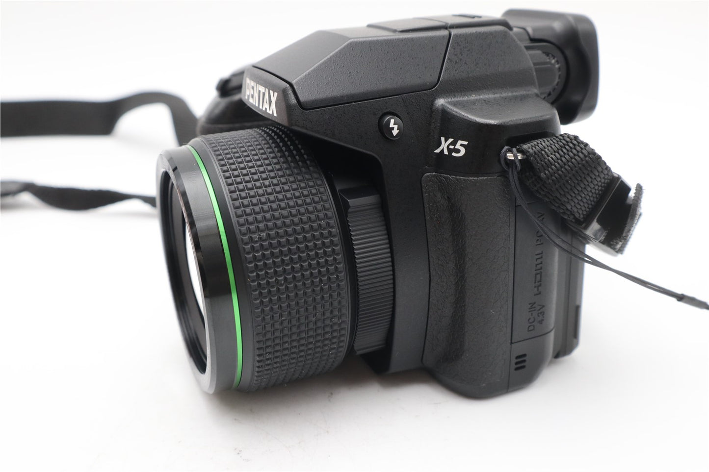 Pentax X-5 Camera 16MP, 26x Zoom, Digital Bridge, Very Good Condition