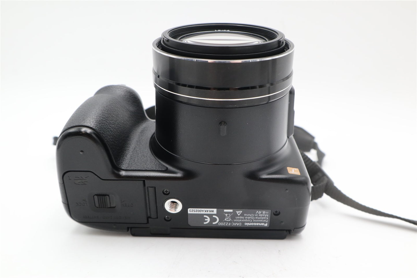 Panasonic LUMIX DMC-FZ200 Camera 12.1 MP, 24x Zoom, Digital Bridge, Good Cond.