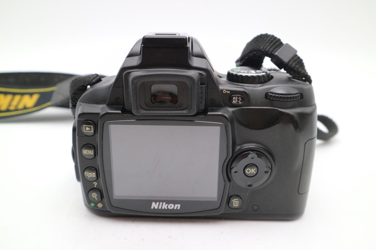 Nikon D40 Camera 6.1MP DSLR with 18-55mm, Shutter Count 2220, Good Condition