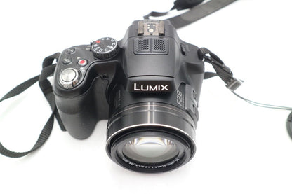 Panasonic LUMIX DMC-FZ200 Camera 12.1 MP, 24x Zoom, Good Condition
