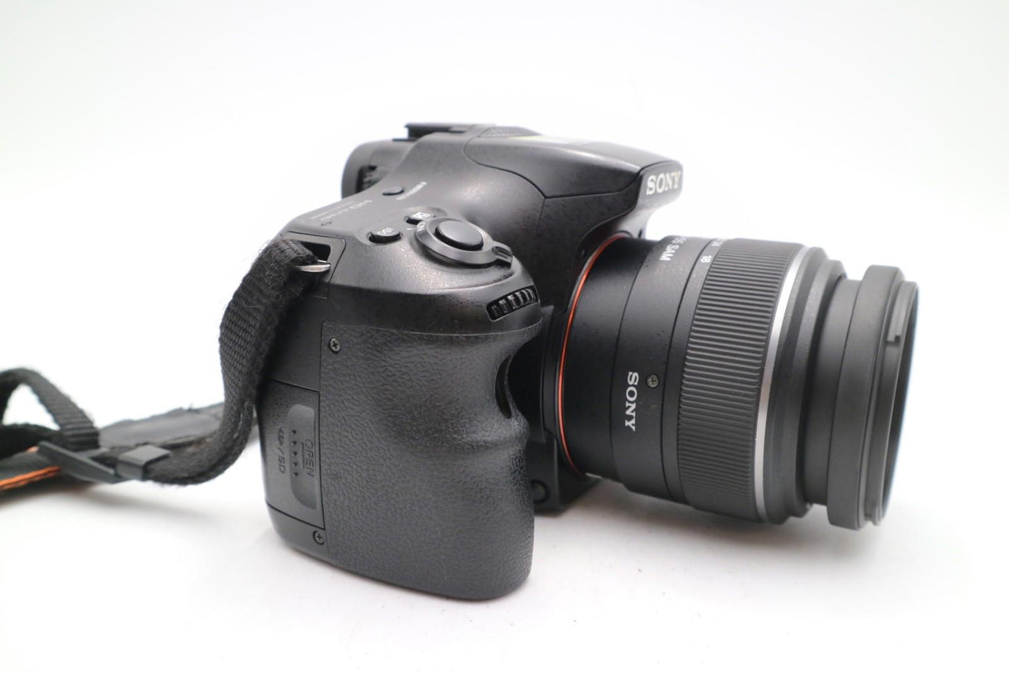 Sony A65 DSLR Camera 24.3MP with 18-55mm, Shutter Count 14008, Good Condition