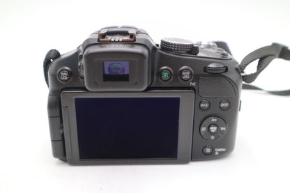 Panasonic LUMIX DMC-FZ200 Camera 12.1 MP, 24x Zoom, Good Condition
