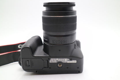 Canon 200D Camera DSLR 24.2MP Kit with 18-55mm Shutter Count 656 VG. REFURBISHED