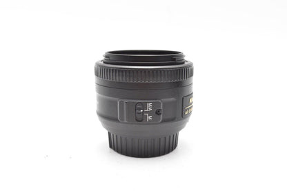 Nikon 35mm Prime Lens F1.8G AF-S DX SWM Very Sharp Portrait, Good REFURBISHED