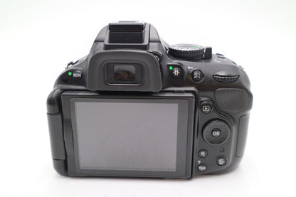 Nikon D5200 DSLR Camera 24.1MP with 18-55mm, Shutter Count 8486 Good Condition