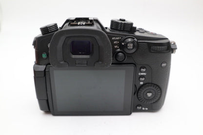 Panasonic DMC-GH5 Mirrorless Camera 20MP Body Only, Shutter 9015, VG REFURBISHED