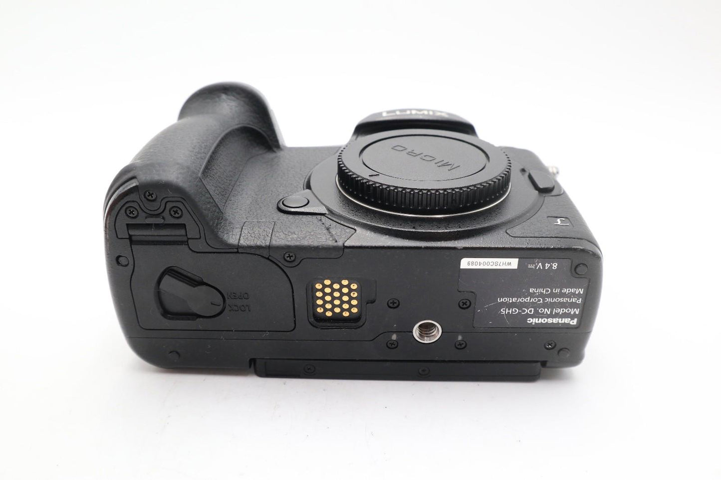 Panasonic DMC-GH5 Mirrorless Camera 20MP Body Only, Shutter 5589, Good Condition