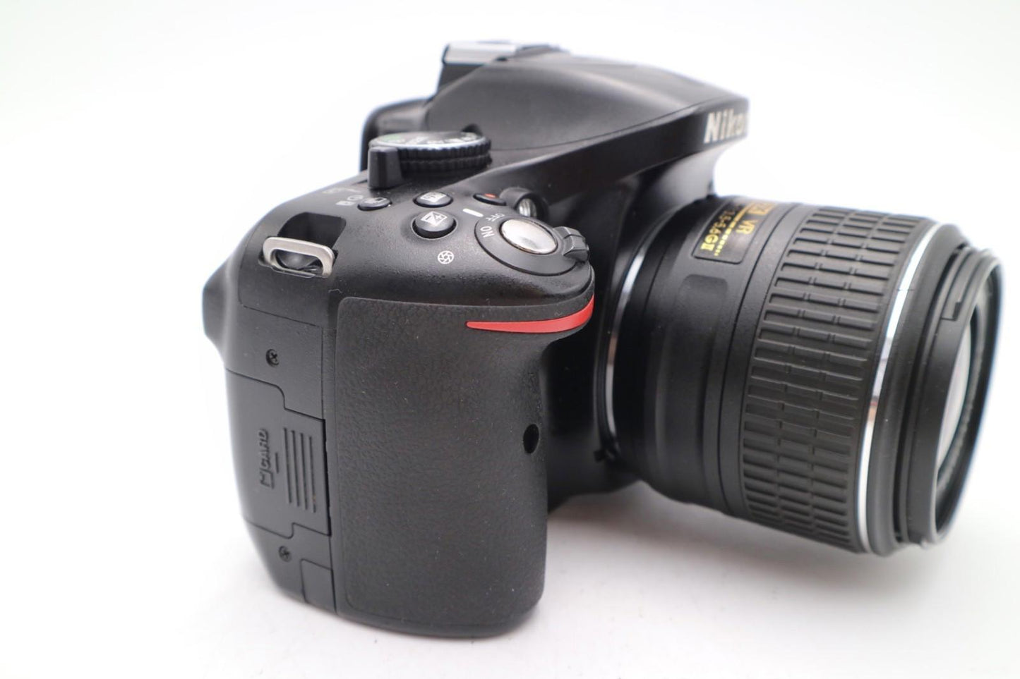 Nikon D5200 DSLR Camera 24.1MP with 18-55mm, Shutter Count 8486 Good Condition