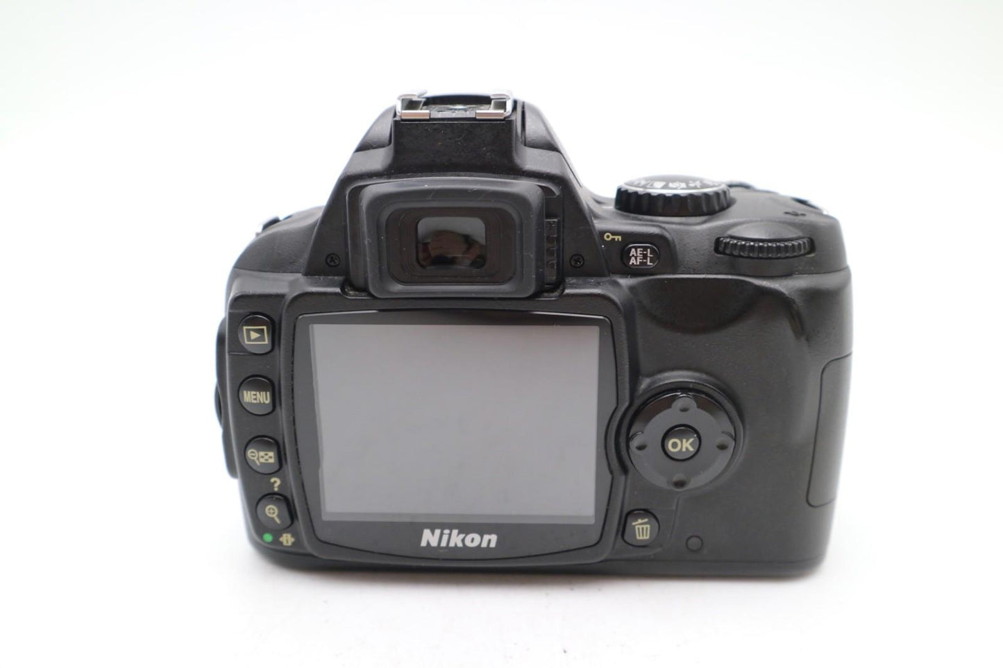 Nikon D40 Camera 6.1MP DSLR with 18-55mm, Shutter Count 8544, Good Condition
