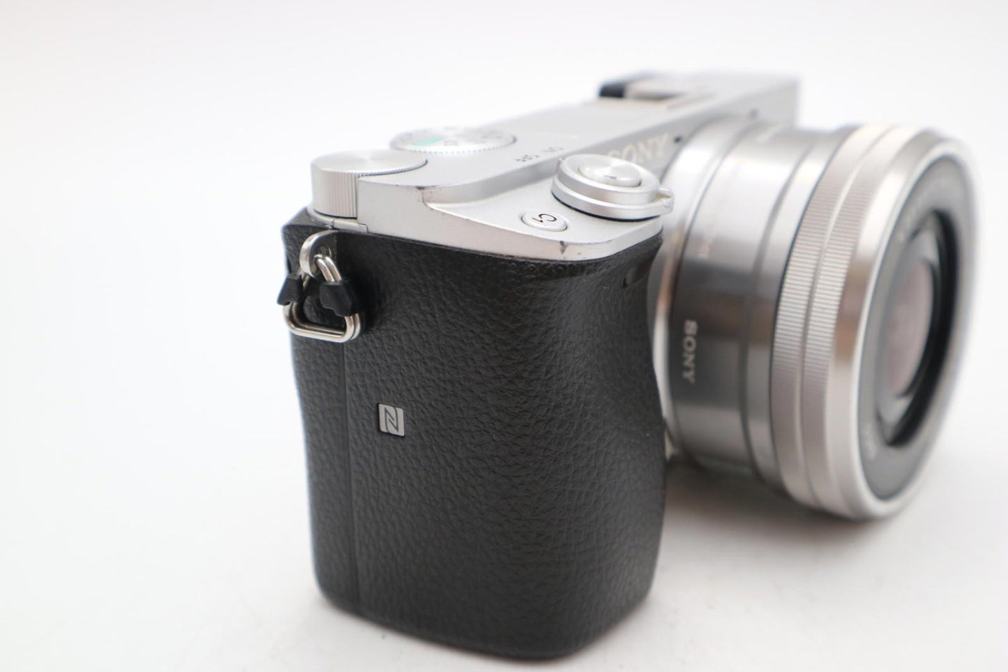 Sony A6300 Mirrorless Camera 24.3MP with 16-50mm, Shutter Count 3514, Good Cod.