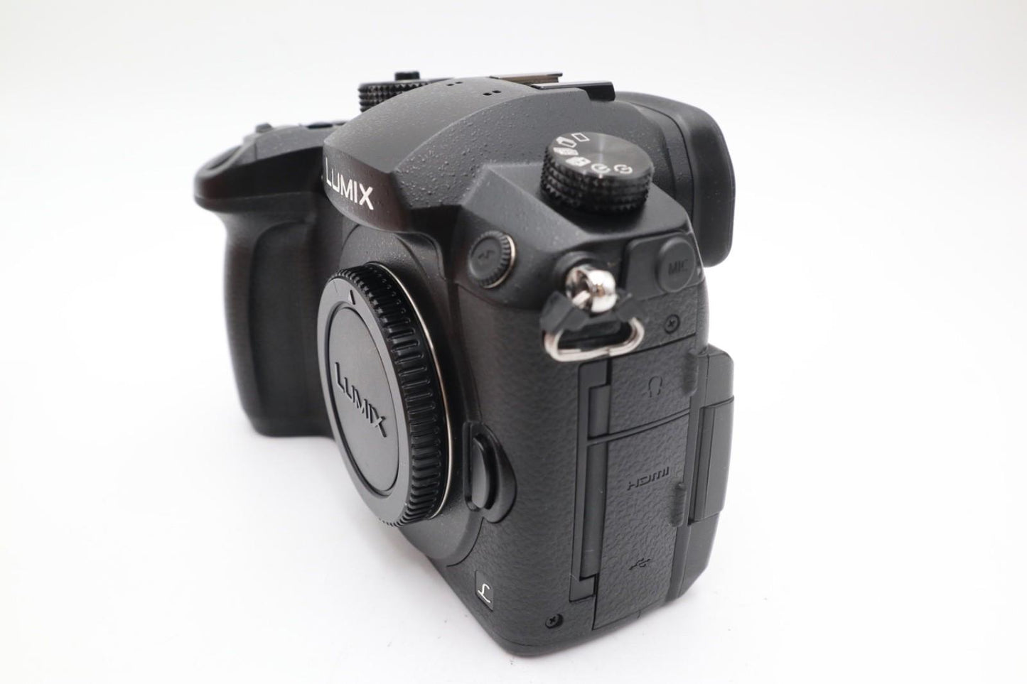 Panasonic DMC-GH5 Mirrorless Camera 20MP Body Only, Shutter 9015, VG REFURBISHED