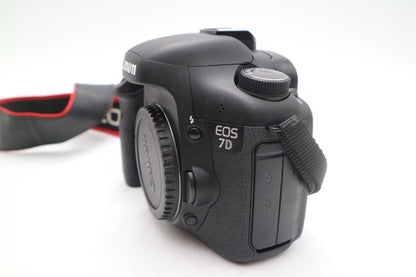 Canon EOS 7D DSLR Camera Body Only, Shutter Count 1771, Very Good Cond.