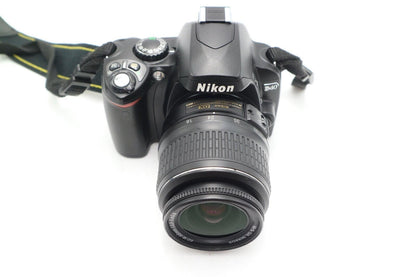 Nikon D40 Camera 6.1MP DSLR with 18-55mm, Shutter Count 14966, Good Condition