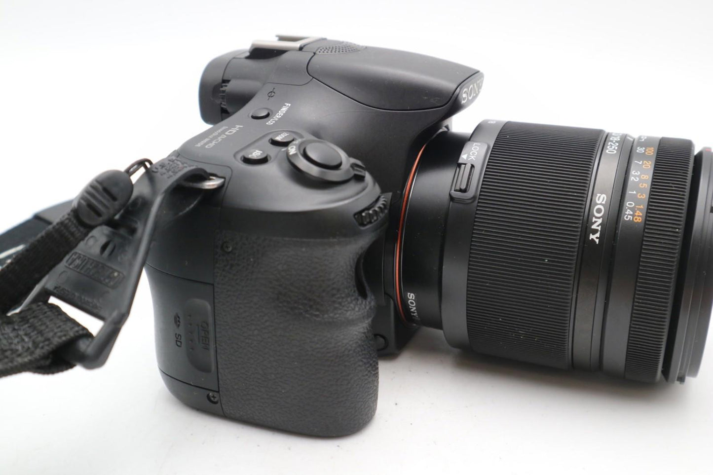 Sony A58 DSLR Camera 20.1MP with 18-250mm, Shutter Count 13192, Good Condition
