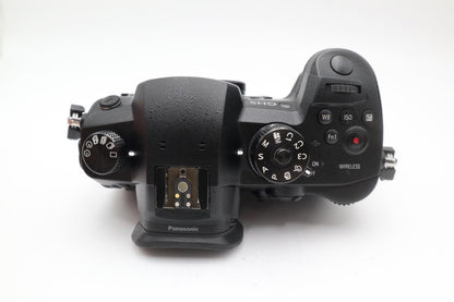 Panasonic DMC-GH5 Mirrorless Camera 20MP Body Only, Shutter 9015, VG REFURBISHED