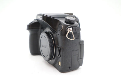 Panasonic GH3 Mirrorless Camera 16MP Body Only, Shutter Count 1971, Good Cond.