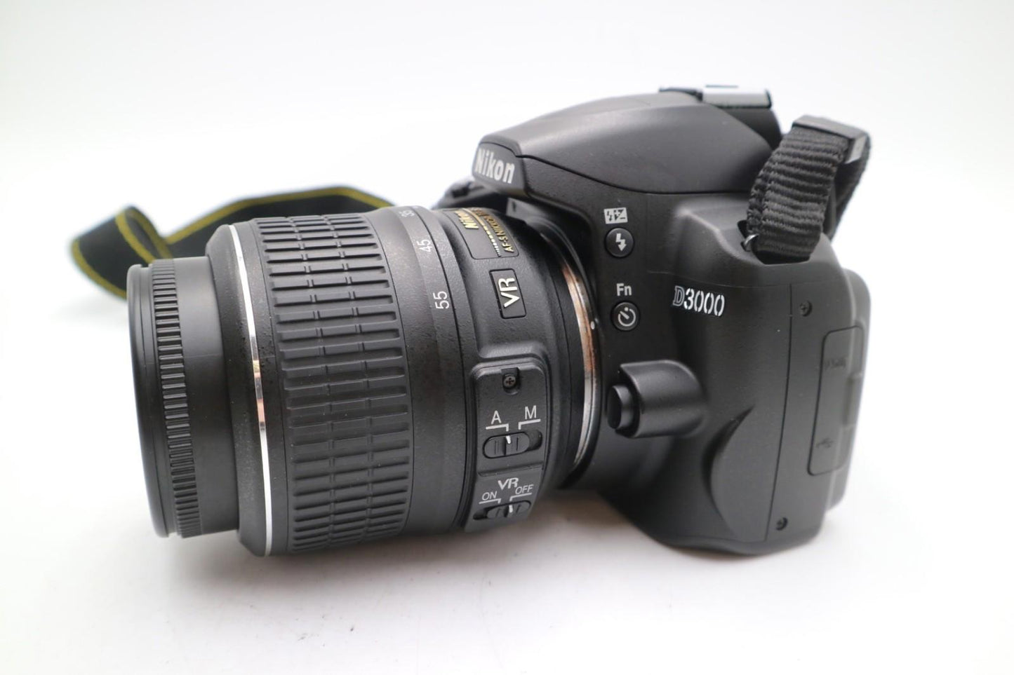 Nikon D3100 DSLR Camera 14.2MP with 18-55mm, Shutter Count 3839, Very Good Cond.
