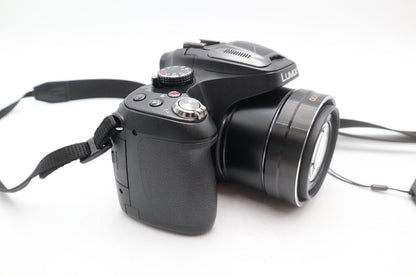 Panasonic LUMIX DMC-FZ72 Camera 16.1MP, Digital Bridge, 60x Zoom, G. REFURBISHED