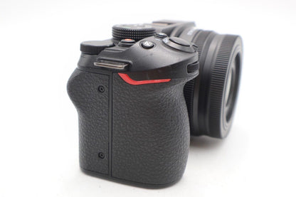 Nikon Z30 Mirrorless Camera 20.9MP with 16-50mm NIKKOR Z DX Shutter Count 212