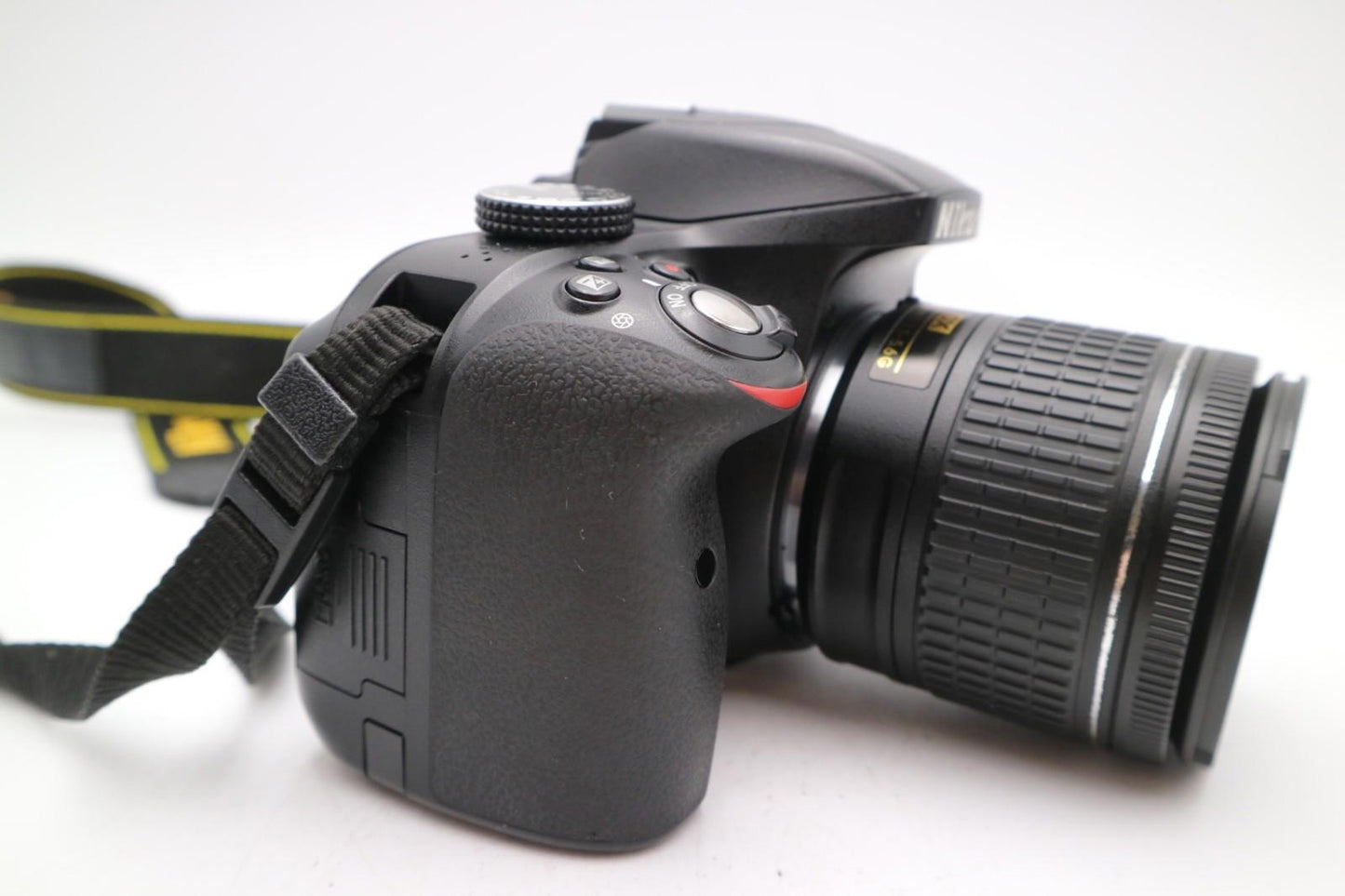 Nikon D3300 DSLR Camera 24.2MP with 18-55mm, Shutter Count 10661, Good Condition