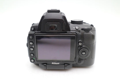 Nikon D5000 DSLR Camera 12.3MP Kit with 18-55mm Shutter Count 24173, Good Cond.