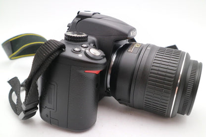 Nikon D5000 DSLR Camera 12.3MP Kit with 18-55mm Shutter Count 3449, Good Cond.