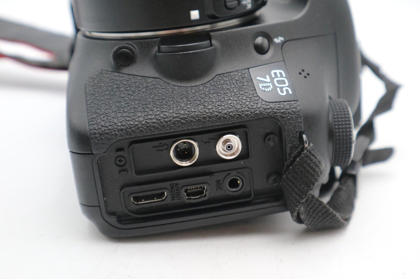 Canon 7D Camera DSLR 18MP with Canon 18-135mm IS STM Stabilised, Good Condition